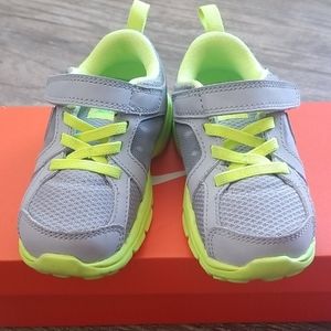 Toddler Nike running shoes